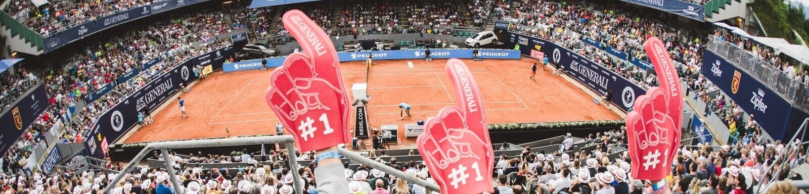 skruf-Logo bei Generali Open in Kitzbühel